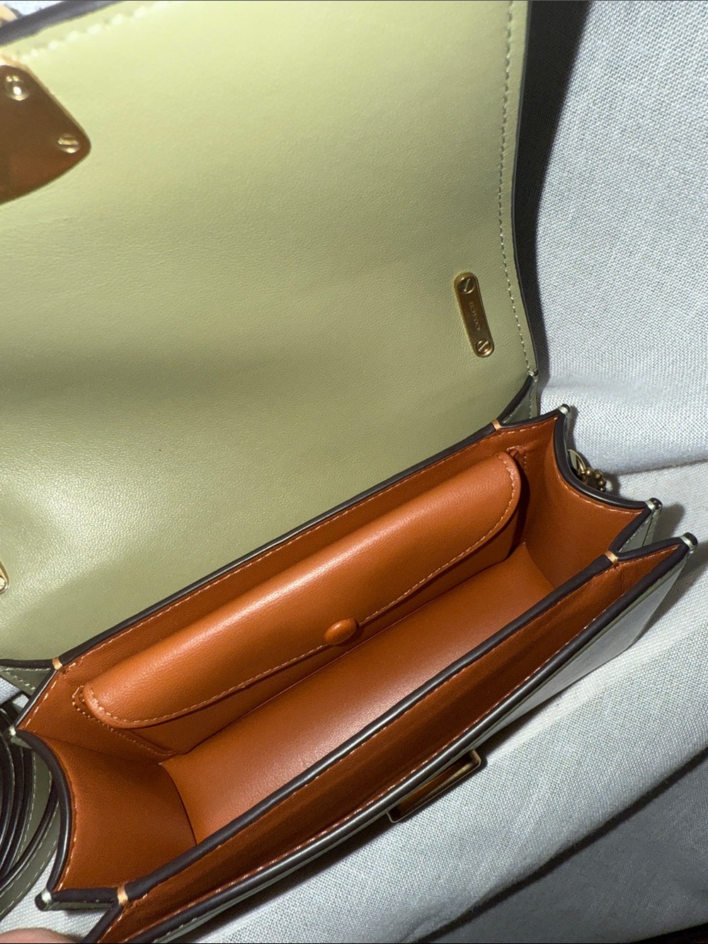 Coach Bandit Olive Green Leather Crossbody with Gold Hardware - Picture 5 of 7